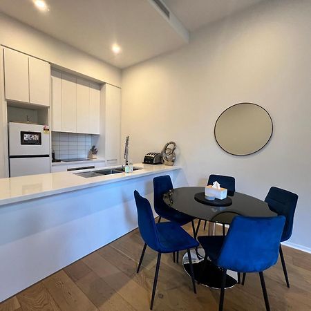 Luxe 2Br Executive Apartment Kingston Pool Parking Wifi Bbq Wine Kültér fotó