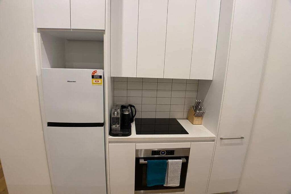 Luxe 2Br Executive Apartment Kingston Pool Parking Wifi Bbq Wine Kültér fotó
