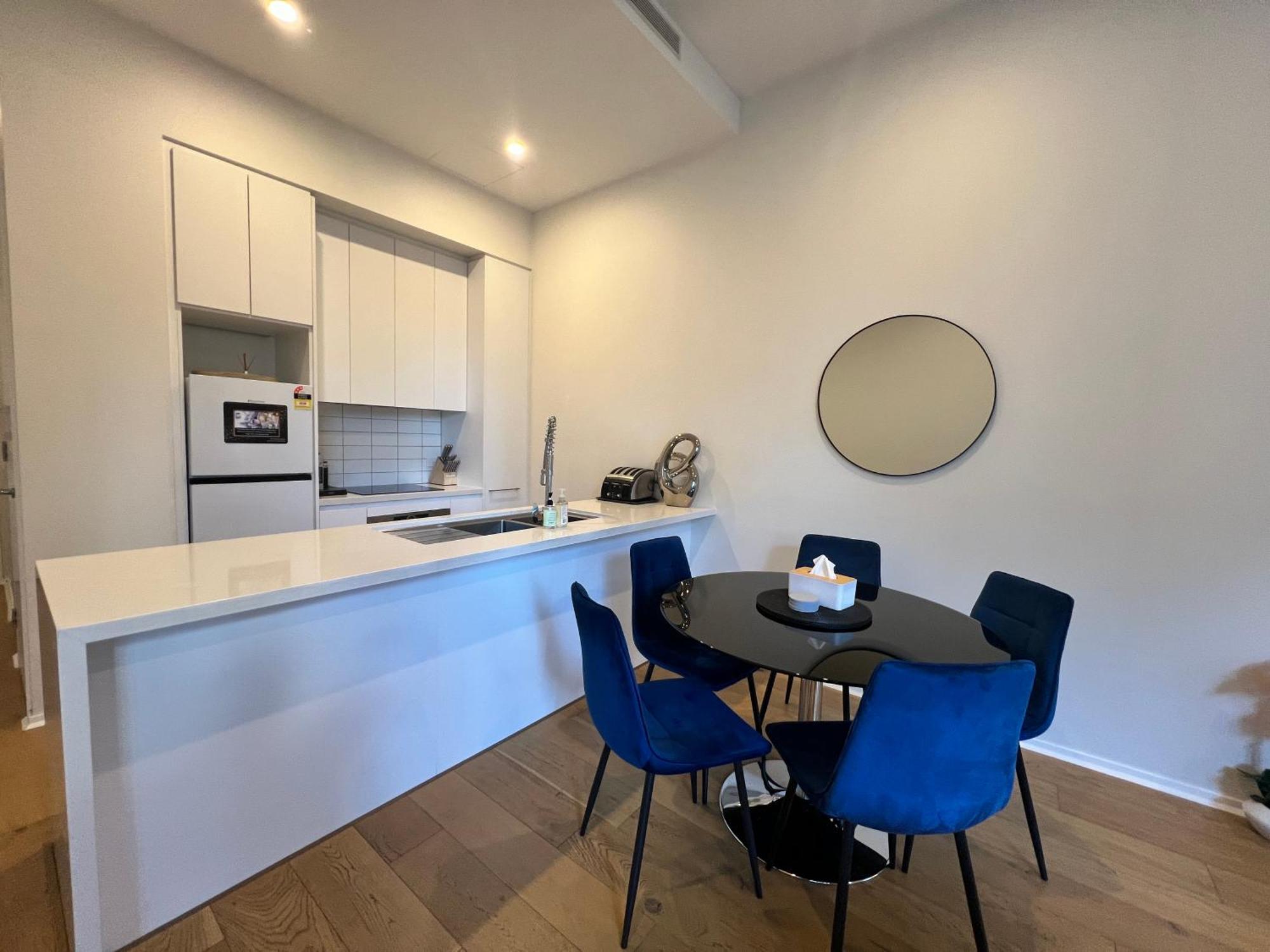 Luxe 2Br Executive Apartment Kingston Pool Parking Wifi Bbq Wine Kültér fotó