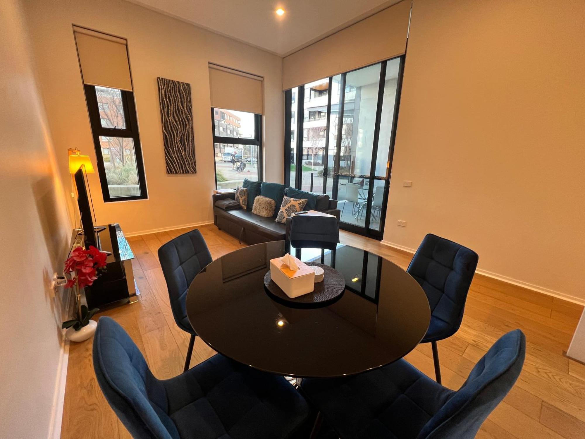Luxe 2Br Executive Apartment Kingston Pool Parking Wifi Bbq Wine Kültér fotó